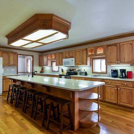 5 Bedroom Vacation Home Next To Silver Dollar City Branson Extérieur photo